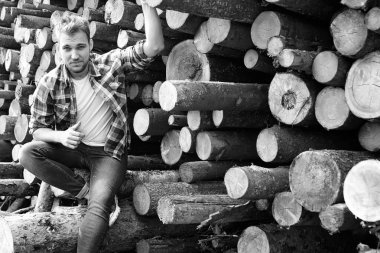 sakallı bir genç adam