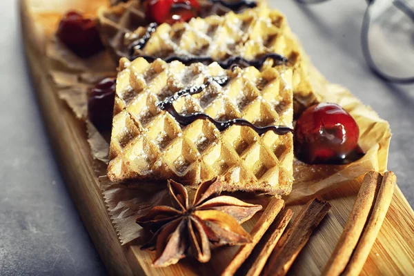Sweet dessert with waffles and berries for tea at work. — Stock Photo, Image