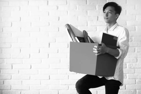 Asiático estudiante con libros — Foto de Stock