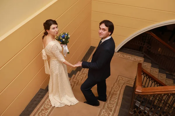 Ritratto Degli Amanti Emotivi Delle Spose Indoor Foto Emotiva Una — Foto Stock