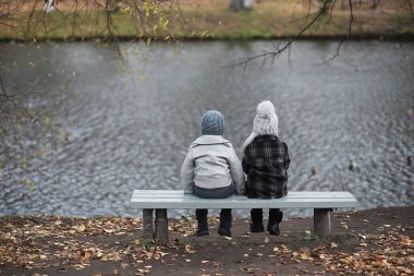 Çocuk sonbahar Park walk