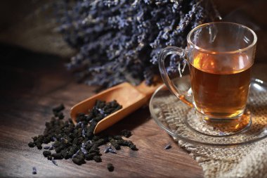 Bir hizmet tabloda çay demlendi