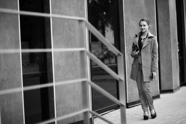 Bir iş toplantısında güzel kadın