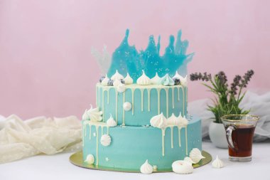 Şekerleme aromalı kek bir tatil için