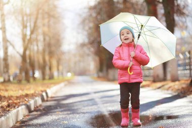Çocuk sonbahar Park walk