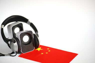 Beyaz izole arka hoparlörler