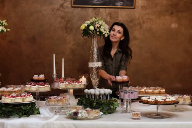 tatlılar ve karşı tatlı aperatifler çeşitli festival tablo 