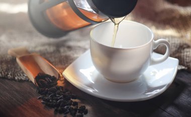 Bir hizmet tabloda çay demlendi