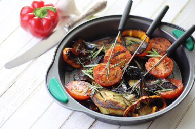 Sebze Izgara pan kızarmış patlıcan ve domates