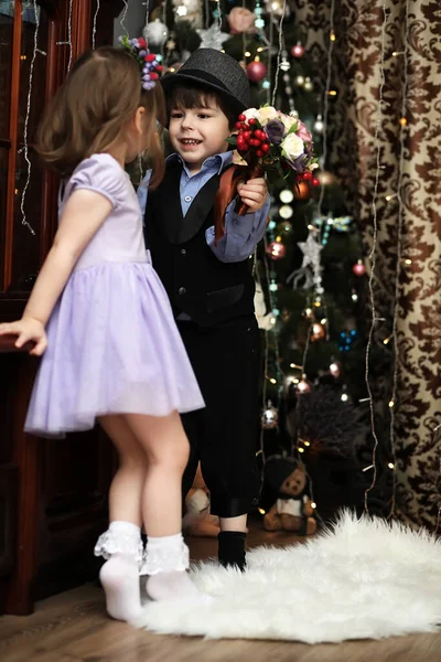 Ambiente de Año Nuevo en casa para los niños — Foto de Stock