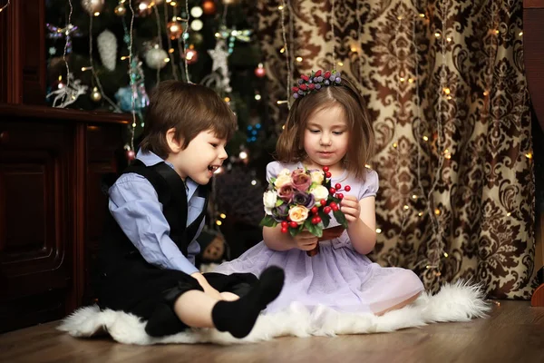 Ambiente de Año Nuevo en casa para los niños — Foto de Stock