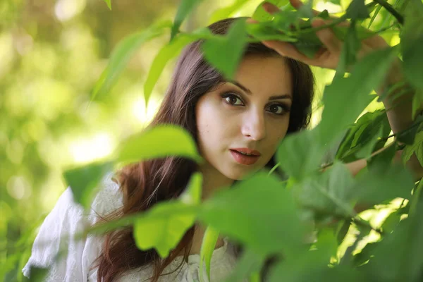 Schwangere Der Natur Für Einen Sommerspaziergang — Stockfoto