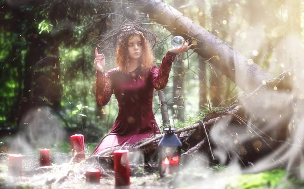 Ритуал відьми в лісі — стокове фото