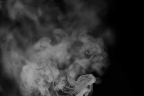 White smoke on a black background. Texture of smoke. Clubs of wh — Stock Photo, Image