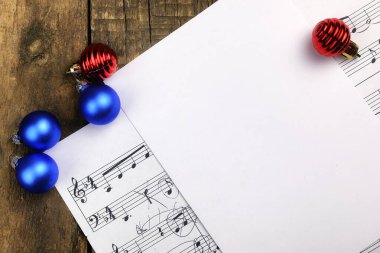 Noel ağacı süsleme tablo ve müzik ile sayfa değil