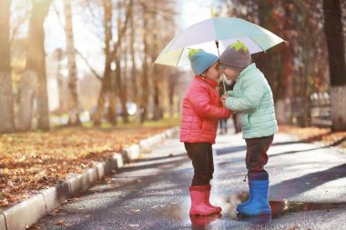 Çocuk sonbahar Park walk