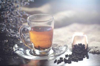 Bir hizmet tabloda çay demlendi