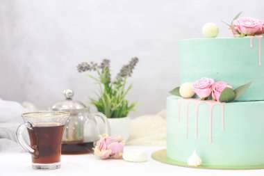 Şekerleme aromalı kek bir tatil için