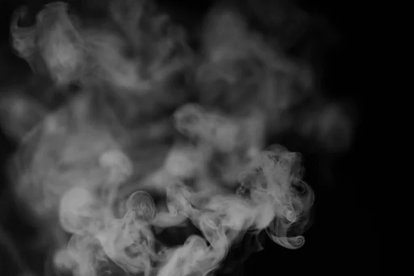 Λευκό καπνό πάνω σε μαύρο φόντο. Υφή του καπνού. Κλαμπ της wh — Φωτογραφία Αρχείου