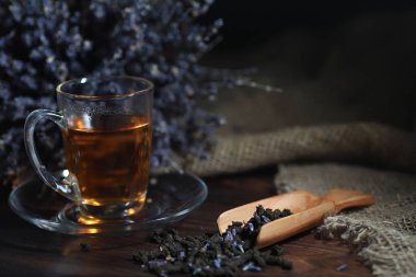 Bir hizmet tabloda çay demlendi