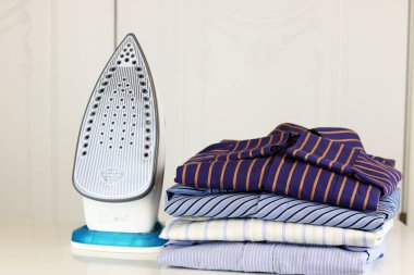 gömlek ve el Ütü, yığın