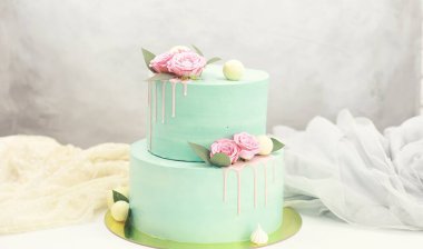 Şekerleme aromalı kek bir tatil için