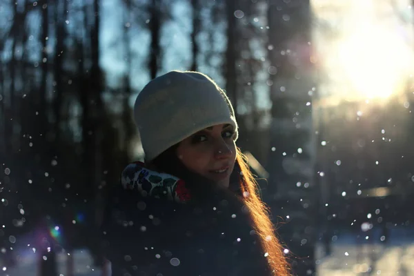 Neige hiver portrait femelle — Photo