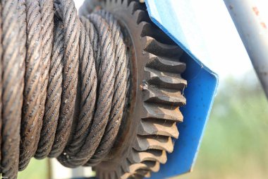 Doku metalik. Sanayi kökenli bir eski paslı