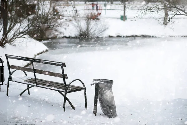 Vidéki mezők és utak téli tájképe — Stock Fotó