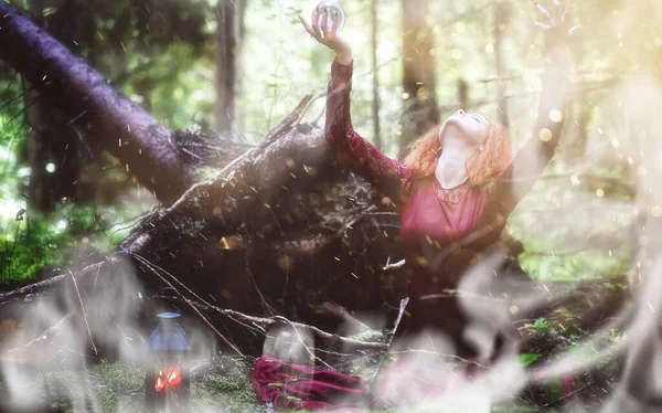 森林中的女巫仪式 — 图库照片