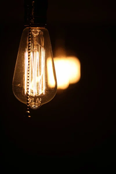 Lâmpadas com filamento de tungstênio. A lâmpada do Edison. Filamento filamento — Fotografia de Stock