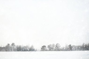 Kırsal alanların ve yolların kış manzarası