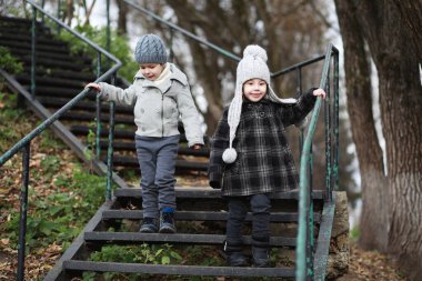 Çocuk sonbahar Park walk