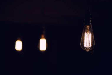 Tungsten filamentli lambalar. Edison'un ampulü. Filament fila