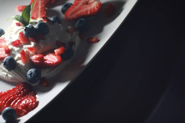 taze çilek ile Lor Tatlısı