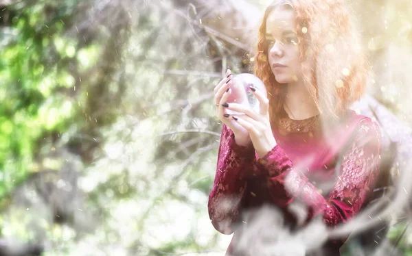 Rituel de sorcière dans une forêt — Photo