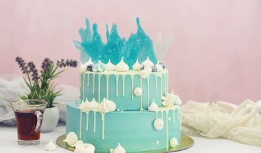 Şekerleme aromalı kek bir tatil için