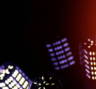 Lamba LED öğeleri. Diyotlar lambalı. Birçok parlak ışıklar 