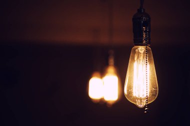 Tungsten filamentli lambalar. Edison'un ampulü. Filament fila