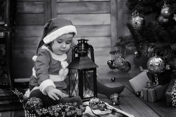 Un niño esperando a Santa Claus — Foto de Stock