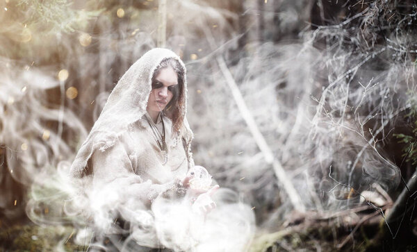 Волшебник-фея. Волшебник со стеклянной сферой, волшебное заклинание
 