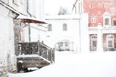 Kırsal alanların ve yolların kış manzarası