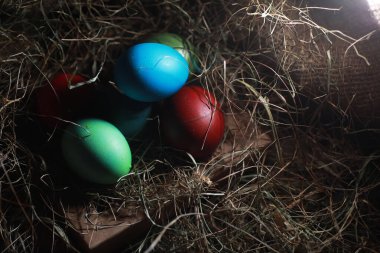 Çuval bezi üzerinde Yumurta Boyalı Paskalya