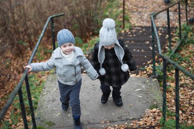 Çocuk sonbahar Park walk
