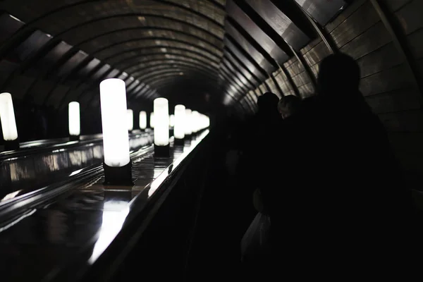 U-Bahn-Wagen mit leeren Sitzen. Leere U-Bahn. — Stockfoto