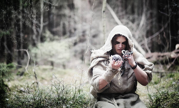 Волшебник-фея. Волшебник со стеклянной сферой, волшебное заклинание
 