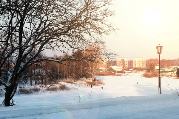 Ciudad sendero invierno —  Fotos de Stock