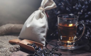 Bir hizmet tabloda çay demlendi