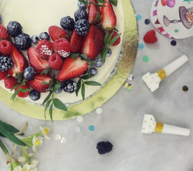 Şekerleme aromalı kek bir tatil için