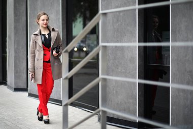 Şirin işkadını açık